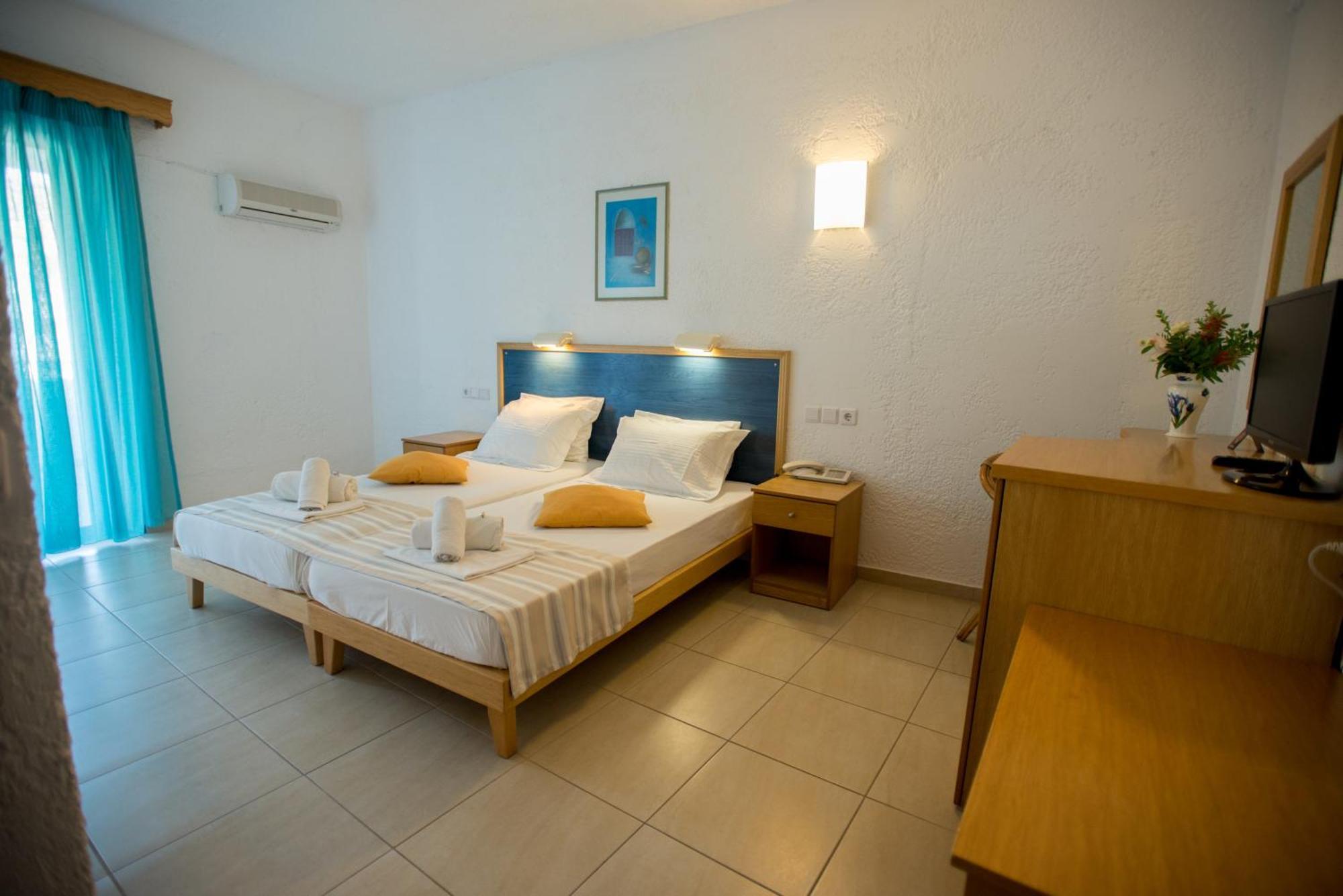 Neos Ikaros Hotel Agia Galini Exterior foto